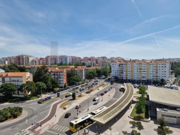 Apartamento T2 para Venda em Massamá e Monte Abraão