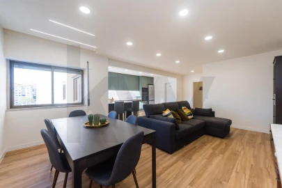 Apartamento T2 para Venda em Massamá e Monte Abraão