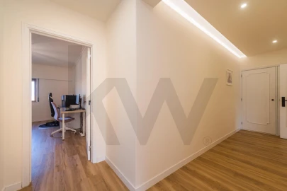 Apartamento T2 para Venda em Massamá e Monte Abraão