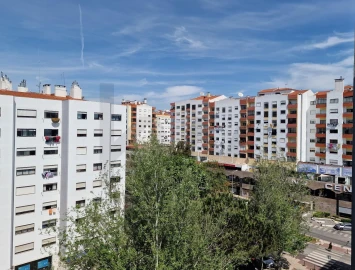 Apartamento T2 para Venda em Massamá e Monte Abraão