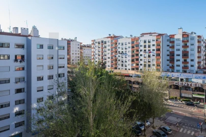 Apartamento T2 para Venda em Massamá e Monte Abraão
