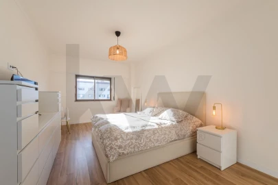 Apartamento T2 para Venda em Massamá e Monte Abraão