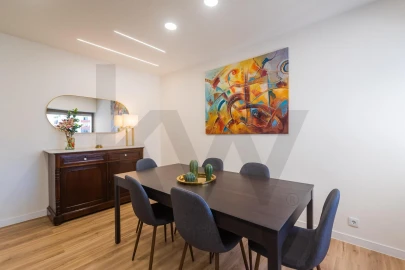 Apartamento T2 para Venda em Massamá e Monte Abraão