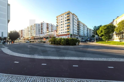 Apartamento T2 para Venda em Massamá e Monte Abraão