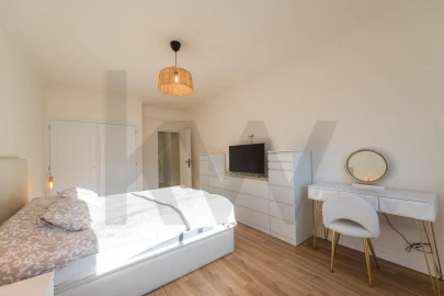 Apartamento T2 para Venda em Massamá e Monte Abraão