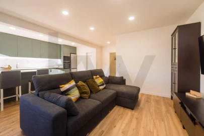 Apartamento T2 para Venda em Massamá e Monte Abraão
