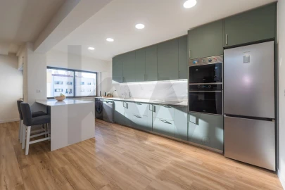 Apartamento T2 para Venda em Massamá e Monte Abraão