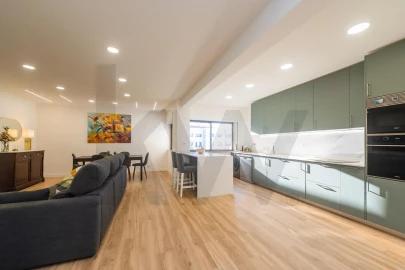 Apartamento T2 para Venda em Massamá e Monte Abraão