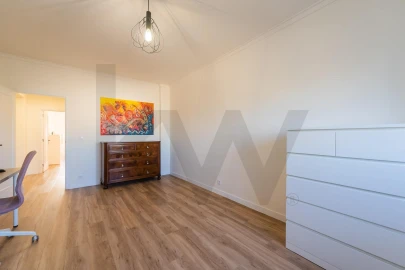 Apartamento T2 para Venda em Massamá e Monte Abraão