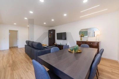 Apartamento T2 para Venda em Massamá e Monte Abraão