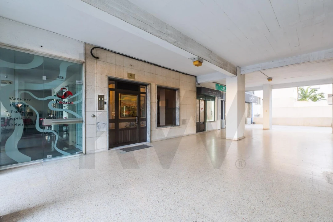 Apartamento T2 para Venda em Massamá e Monte Abraão Foto 2