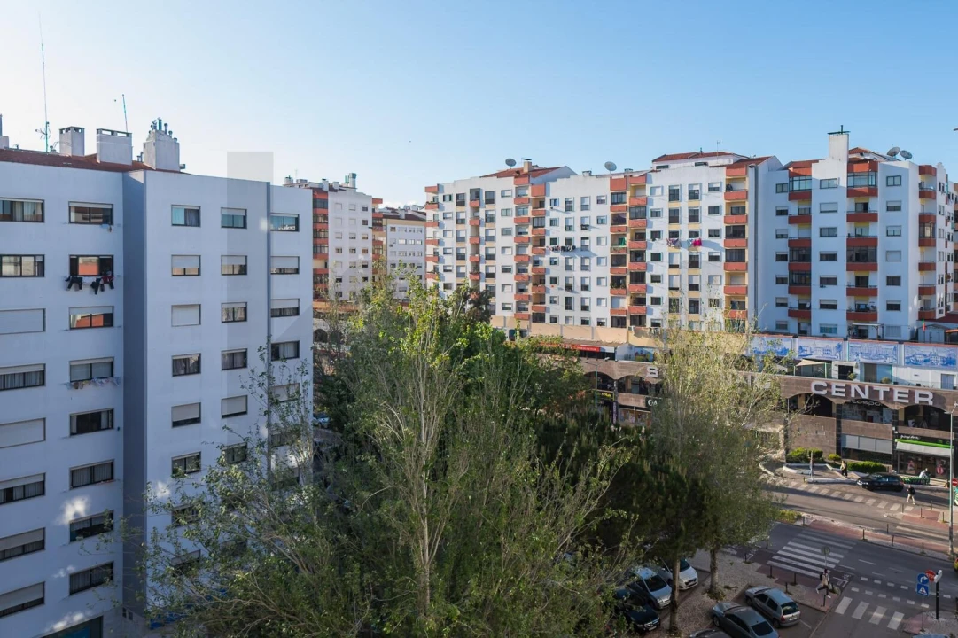 Apartamento T2 para Venda em Massamá e Monte Abraão Foto 10