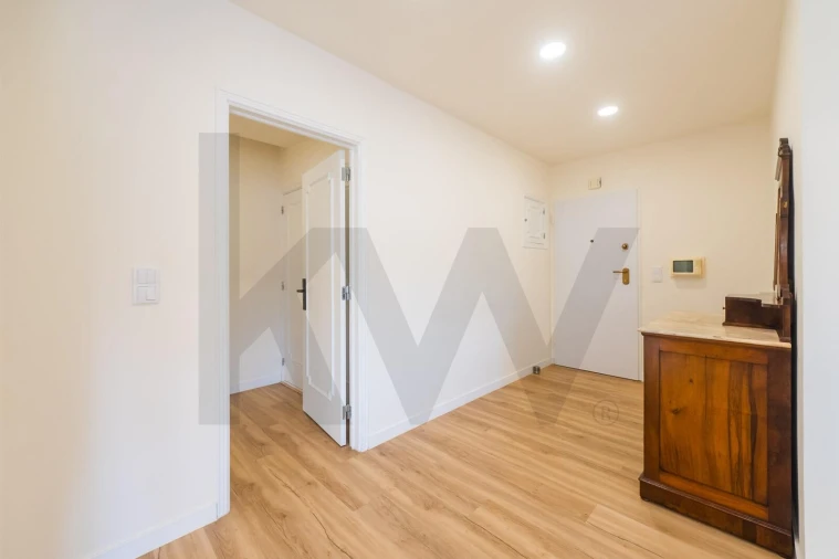 Apartamento T2 para Venda em Massamá e Monte Abraão Foto 40