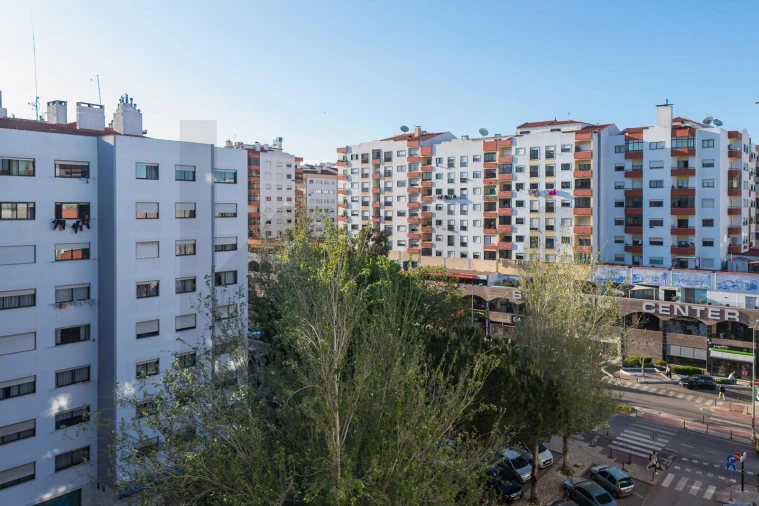 Apartamento T2 para Venda em Massamá e Monte Abraão Foto 10