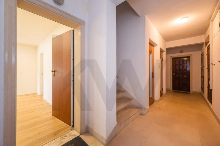 Apartamento T2 para Venda em Massamá e Monte Abraão Foto 3