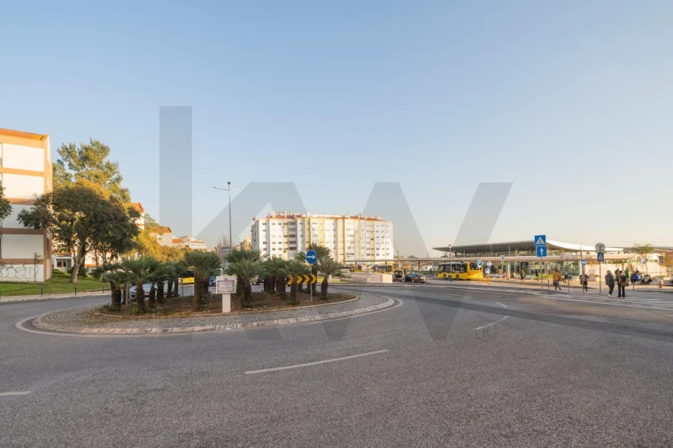 Apartamento T2 para Venda em Massamá e Monte Abraão Foto 48