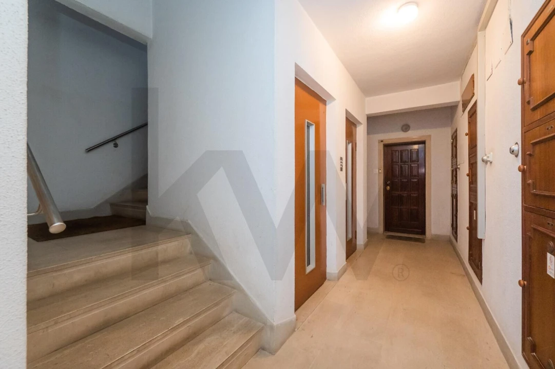 Apartamento T2 para Venda em Massamá e Monte Abraão Foto 44