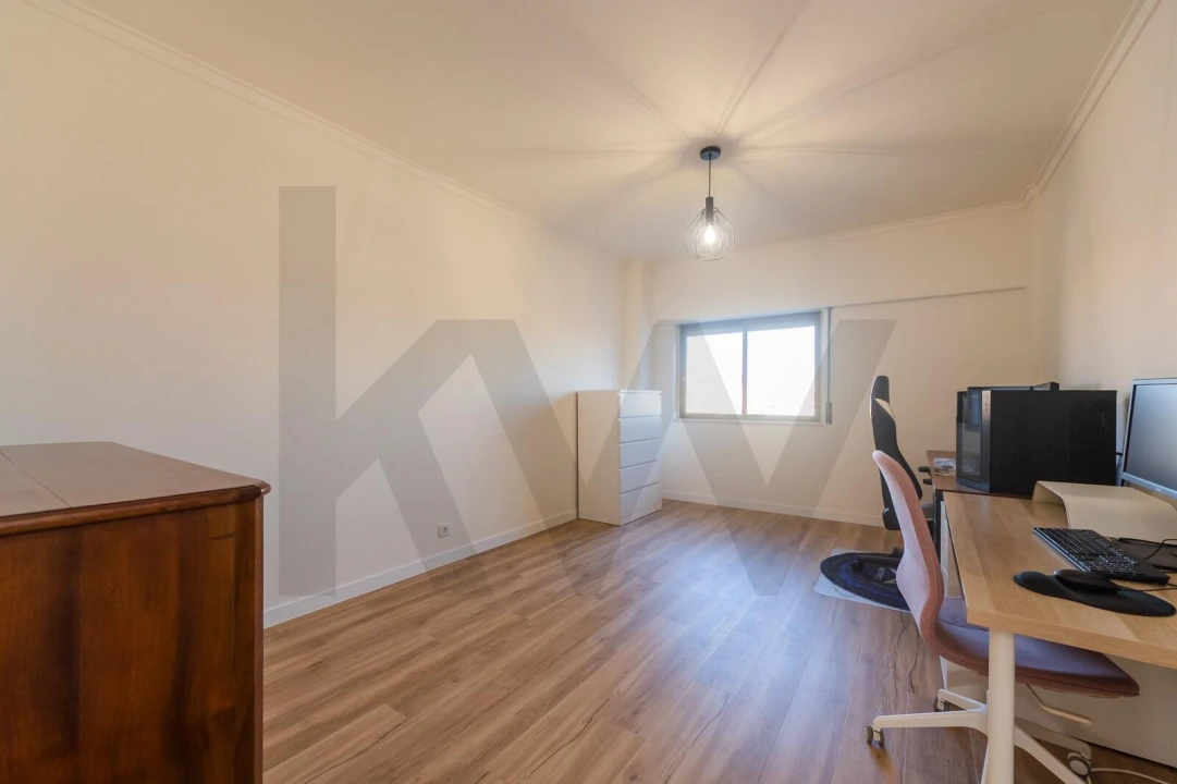 Apartamento T2 para Venda em Massamá e Monte Abraão Foto 32