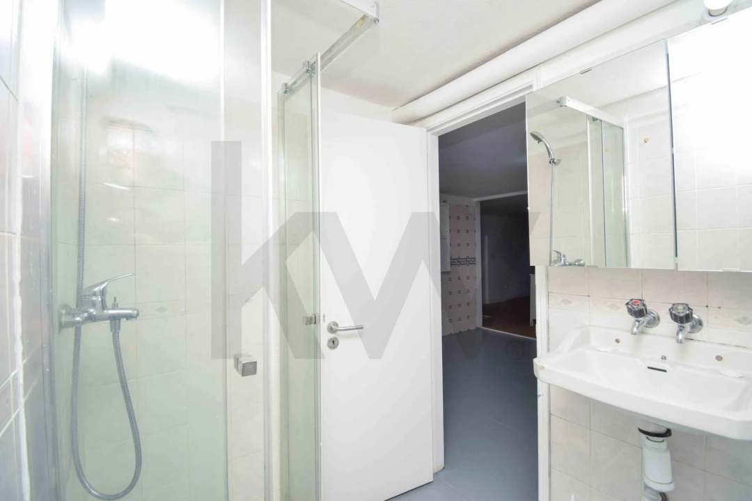 Apartamento T2 para Venda em Odivelas Foto 15