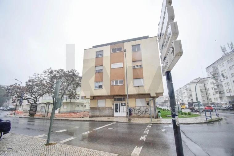 Apartamento T2 para Venda em Odivelas Foto 23
