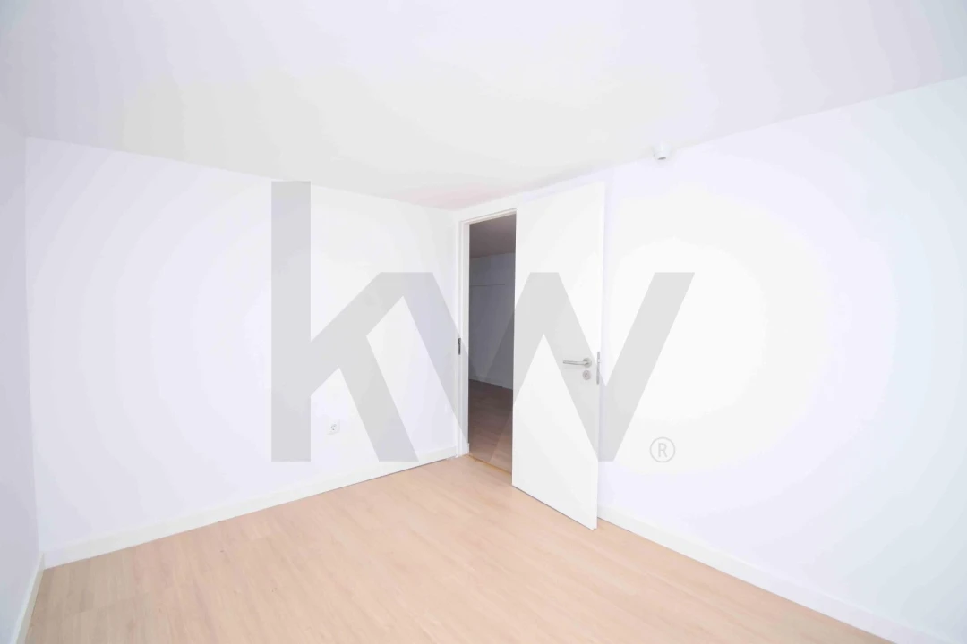 Apartamento T2 para Venda em Odivelas Foto 16