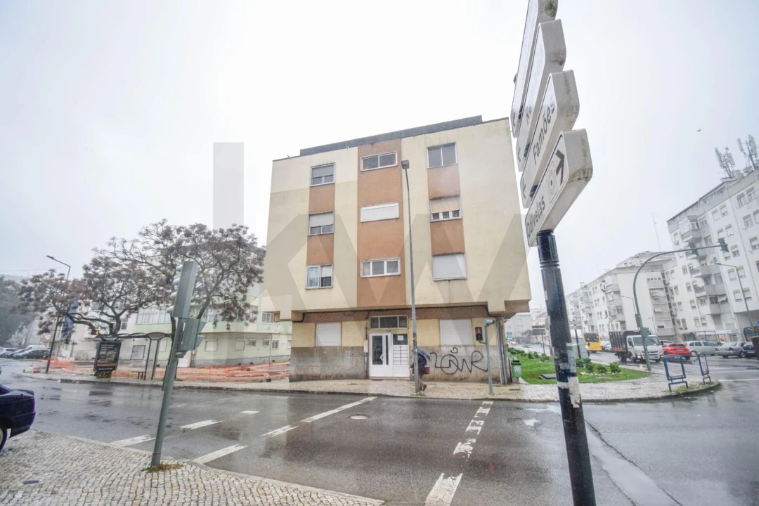 Apartamento T2 para Venda em Odivelas Foto 23