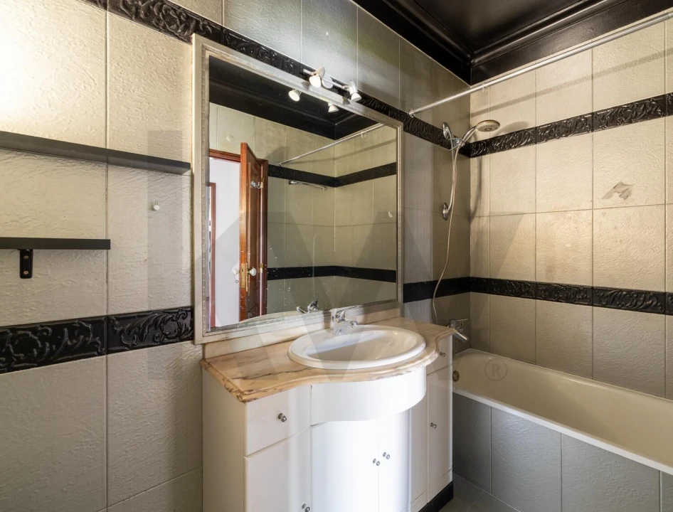 Apartamento T1 para Venda em Alcabideche Foto 13