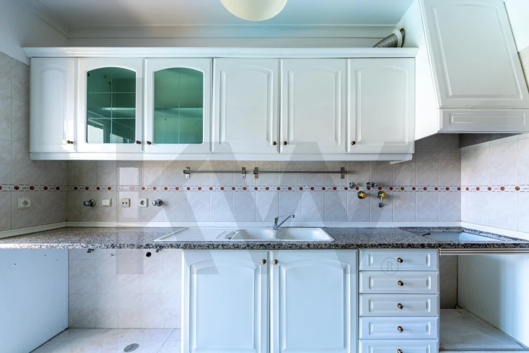 Apartamento T1 para Venda em Alcabideche Foto 6