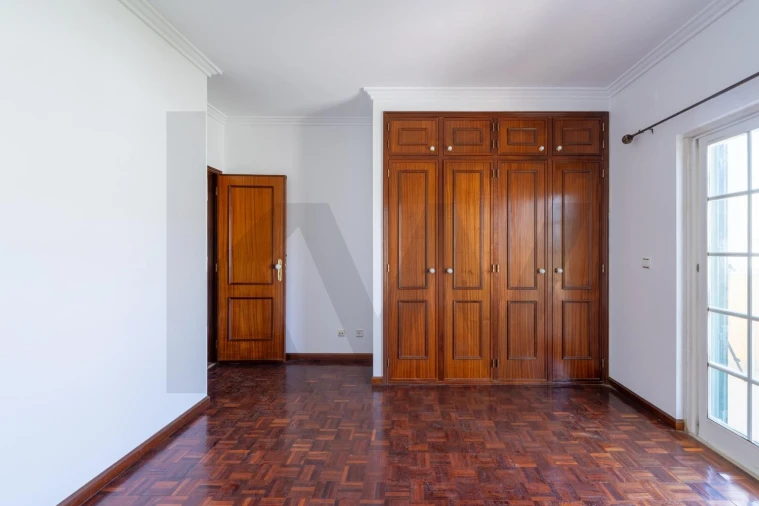 Apartamento T1 para Venda em Alcabideche Foto 9