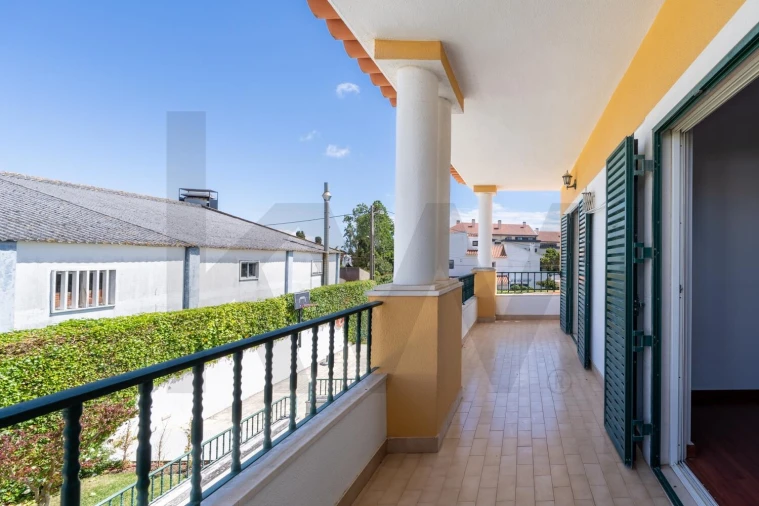 Apartamento T1 para Venda em Alcabideche Foto 4