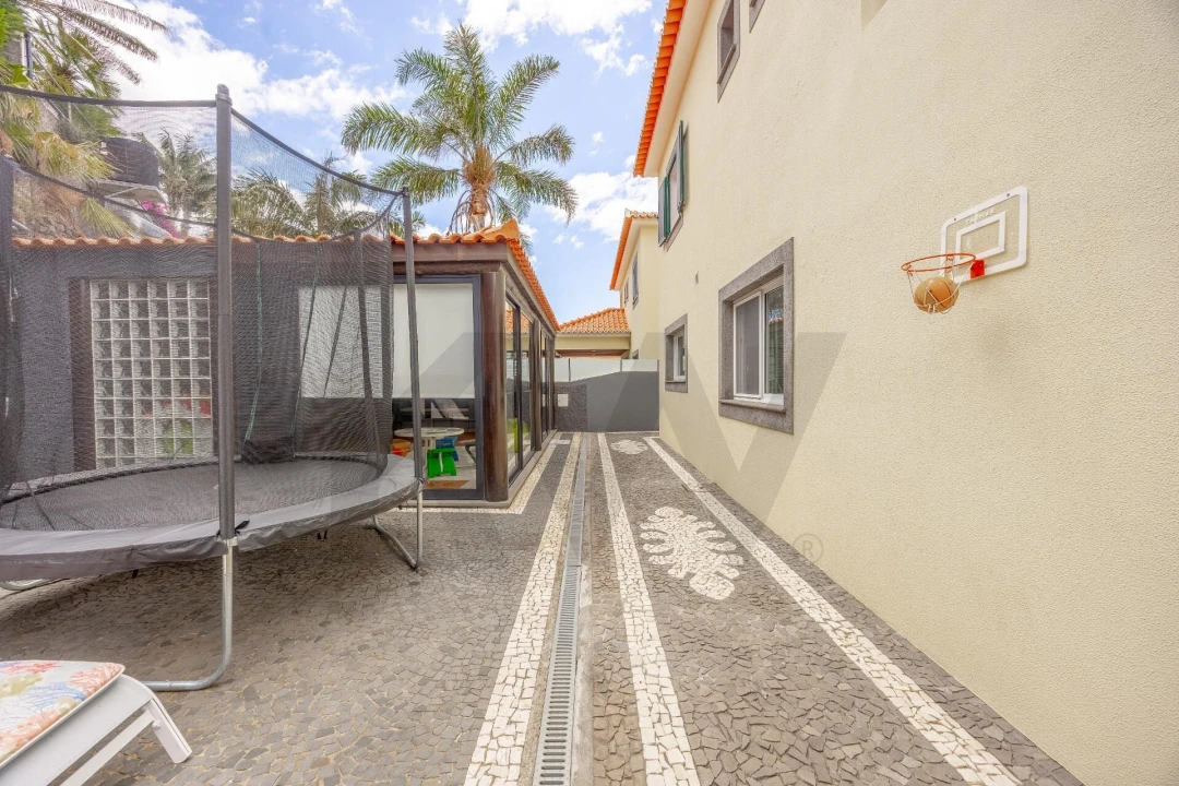 Moradia T4 para Venda em São Martinho Foto 43