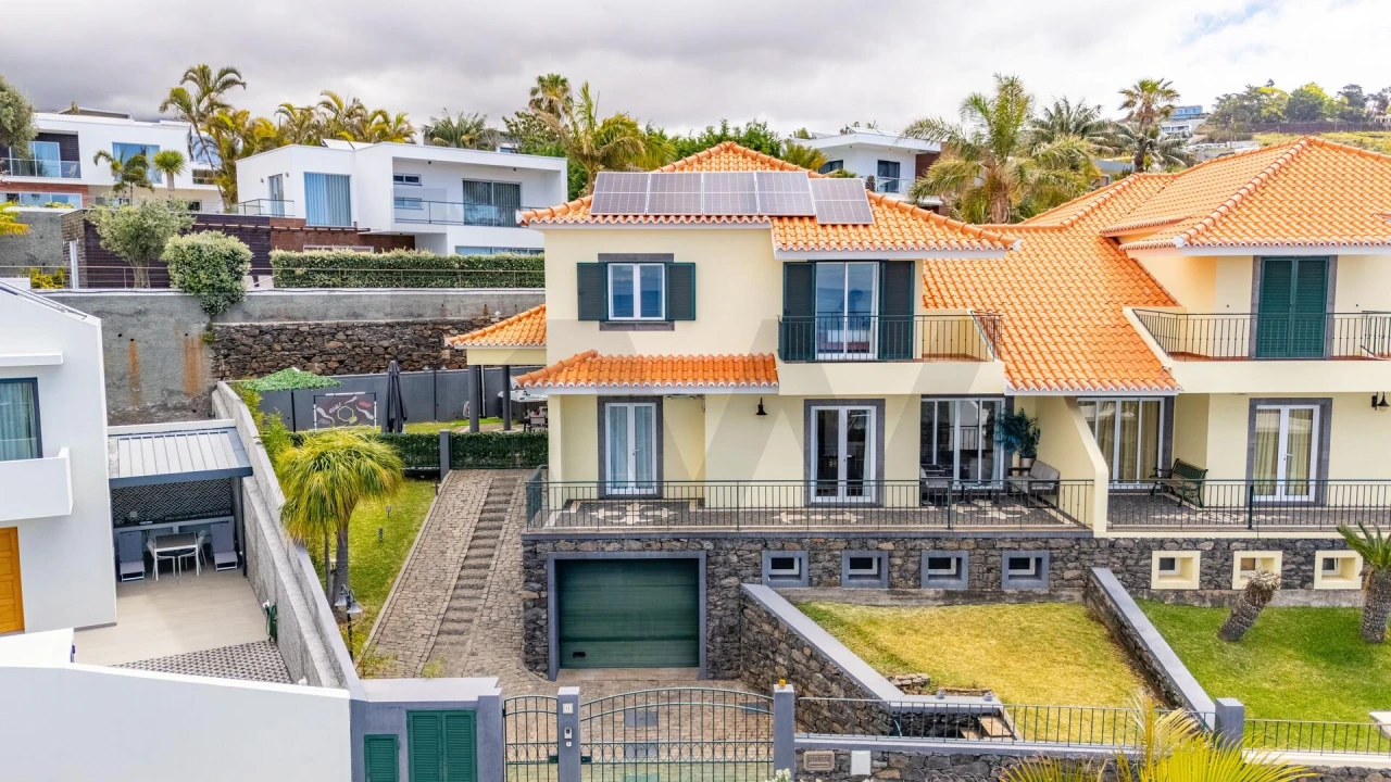 Moradia T4 para Venda em São Martinho Foto 1
