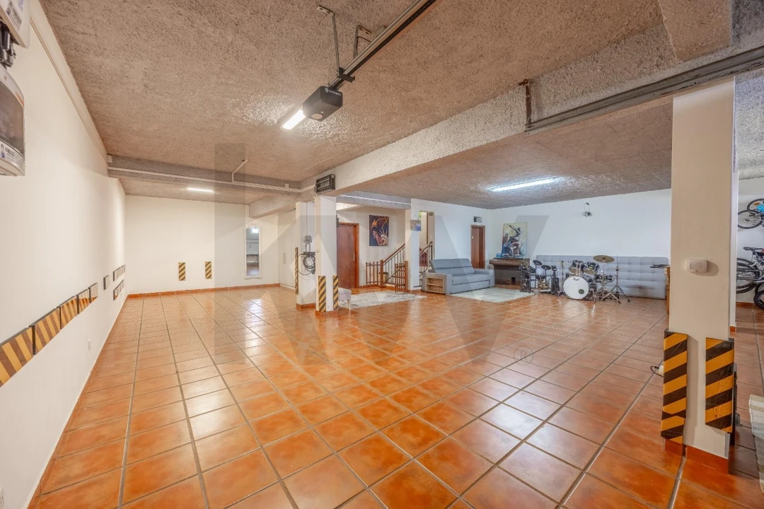 Moradia T4 para Venda em São Martinho Foto 33
