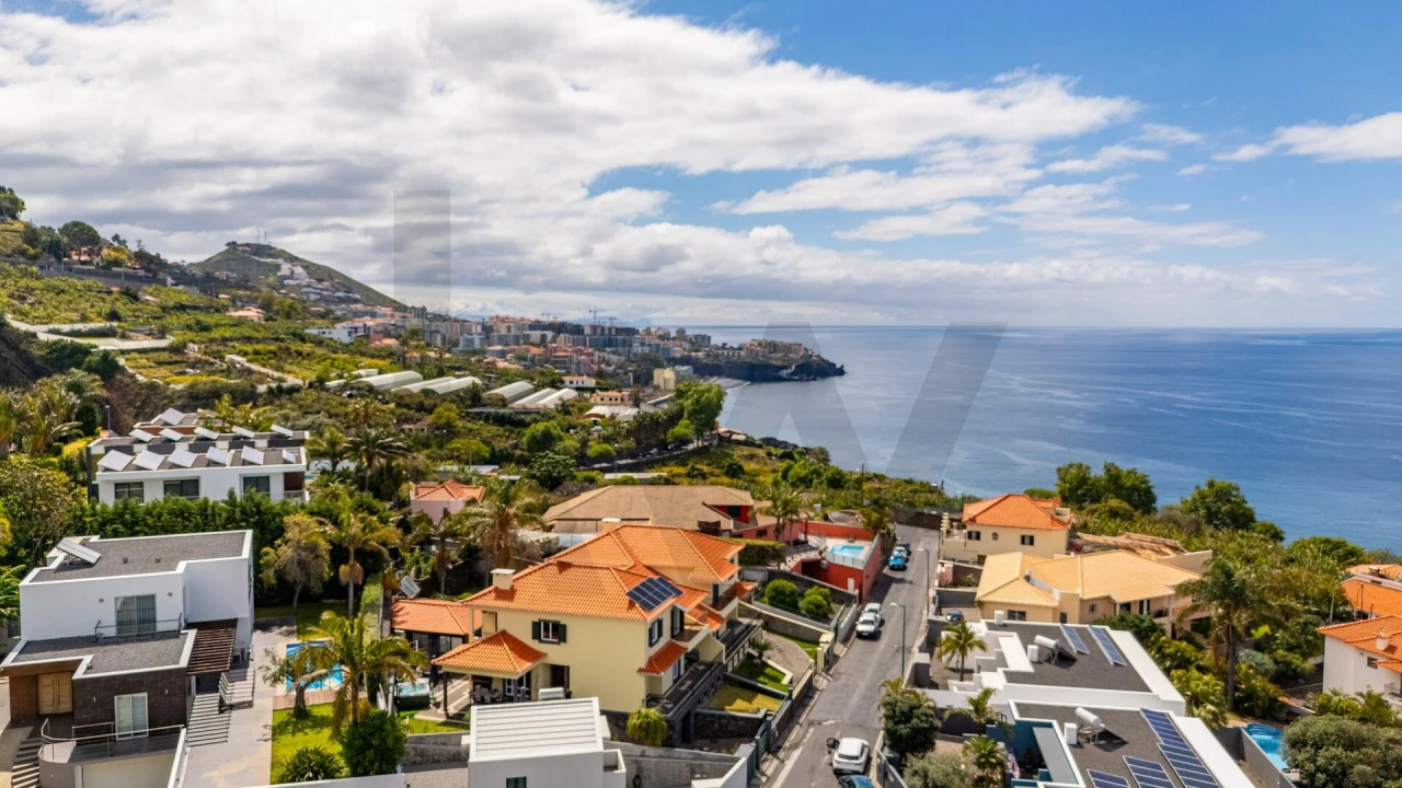 Moradia T4 para Venda em São Martinho Foto 3