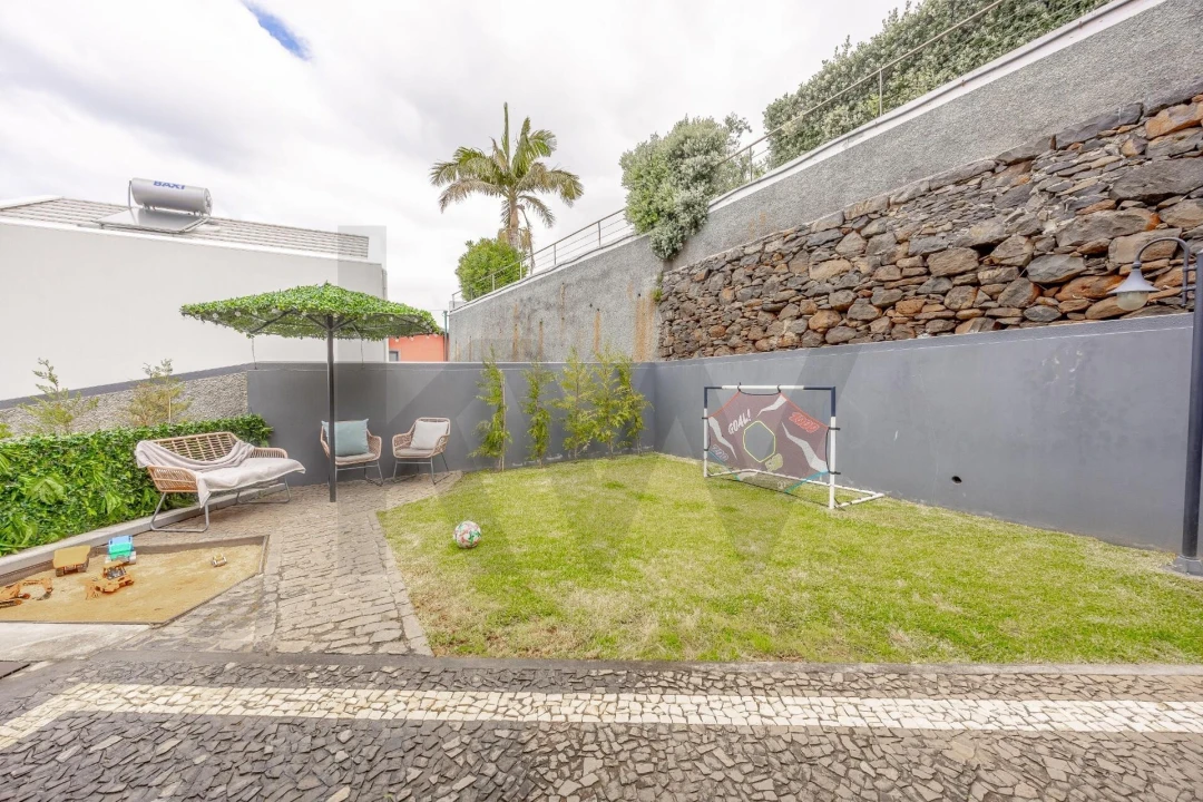 Moradia T4 para Venda em São Martinho Foto 42
