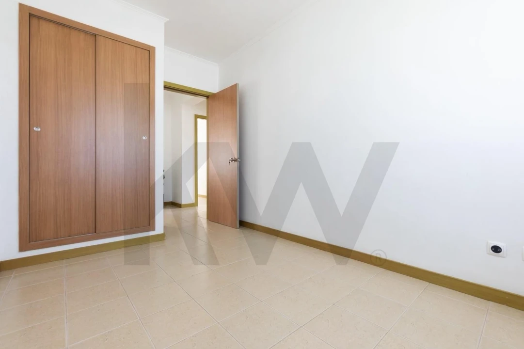Apartamento T3 para Venda em Arrifes Foto 12