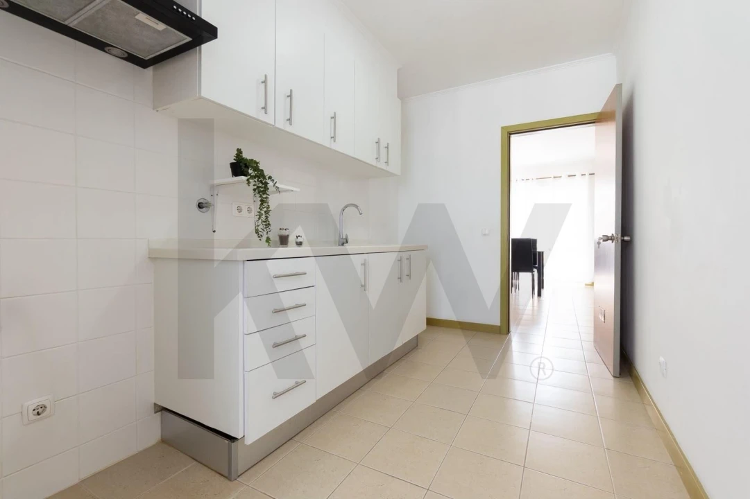 Apartamento T3 para Venda em Arrifes Foto 8