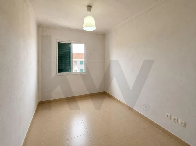 Apartamento T3 para Venda em Arrifes Foto 4
