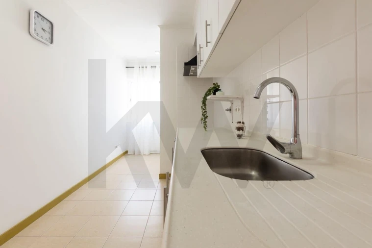 Apartamento T3 para Venda em Arrifes Foto 7
