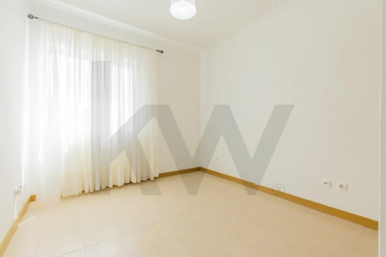 Apartamento T3 para Venda em Arrifes Foto 11