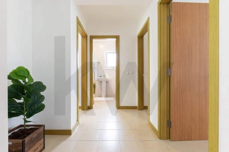 Apartamento T3 para Venda em Arrifes Foto 9