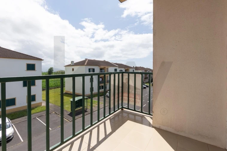 Apartamento T3 para Venda em Arrifes Foto 3