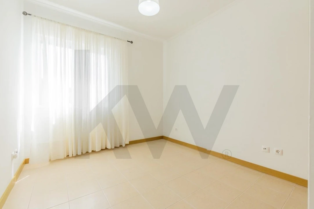 Apartamento T3 para Venda em Arrifes Foto 11