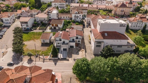 Moradia T4 para Venda em Santa Comba Dão e Couto do Mosteiro