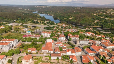 Moradia T4 para Venda em Santa Comba Dão e Couto do Mosteiro