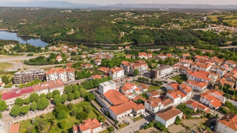 Moradia T4 para Venda em Santa Comba Dão e Couto do Mosteiro