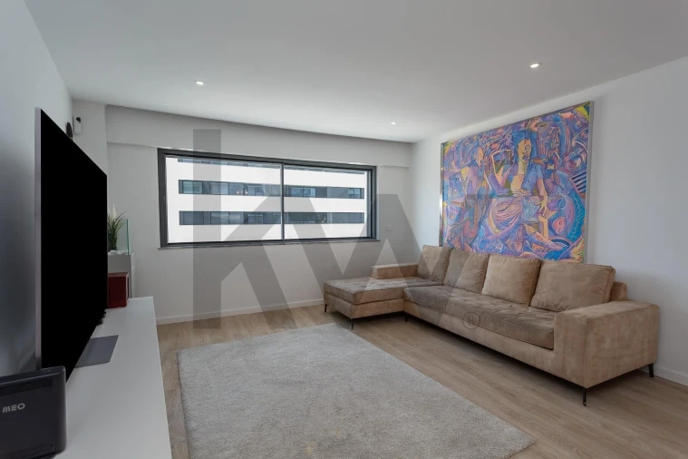 Apartamento T2 para Arrendamento em Lumiar Foto 2
