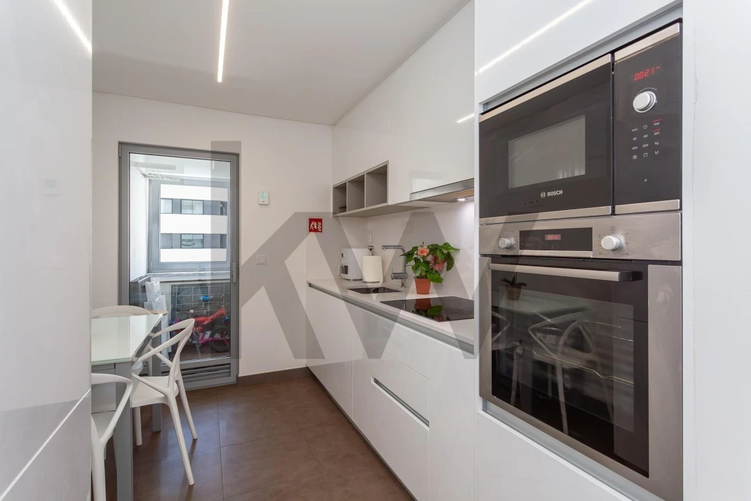 Apartamento T2 para Arrendamento em Lumiar Foto 11