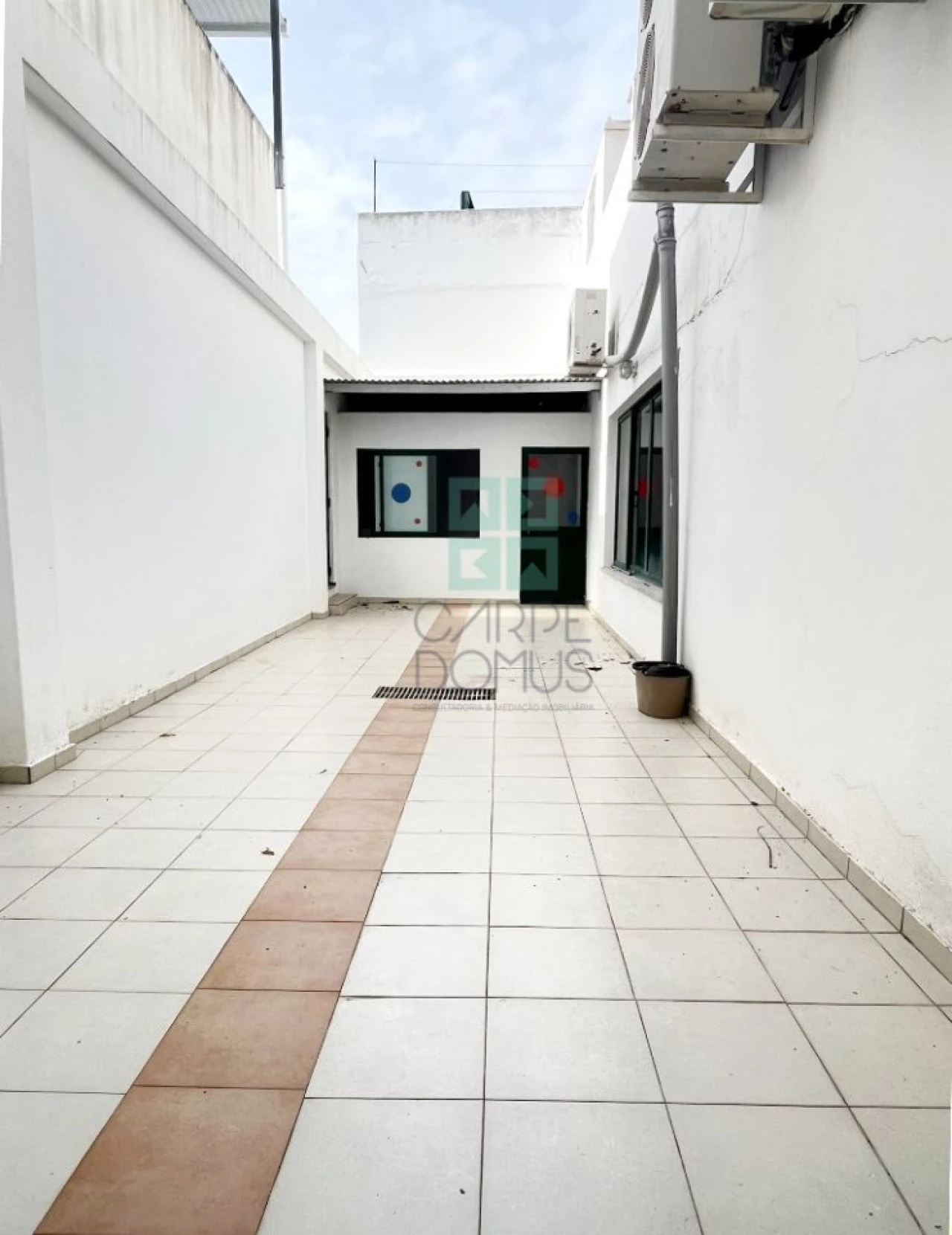 Loja para Arrendamento em Faro (Sé e São Pedro) Foto 6