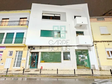 Loja para Arrendamento em Faro (Sé e São Pedro)